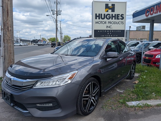 Honda Accord Touring V6 with Navigation 